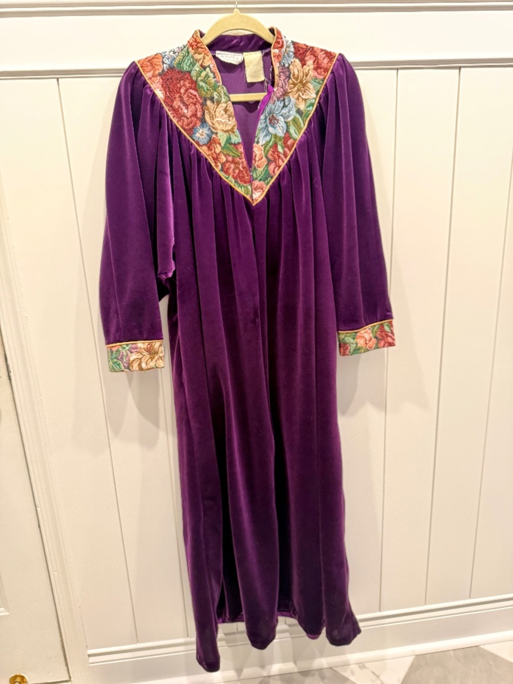 Vtg Appel Purple Velour Robe Tapestry Floral Cuff Collar Zip Housecoat Large/XL